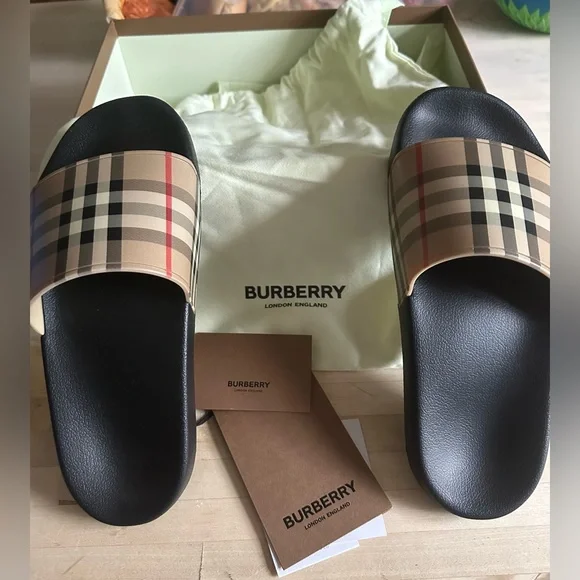 Burberry | Shoes | Burberry Furley Black And Tan Sandals  display picture 3